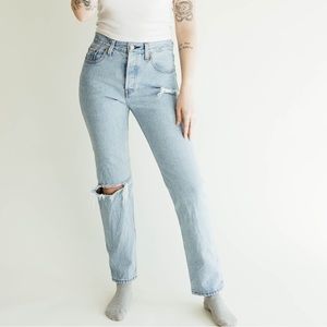 levi’s light wash jeans 28x29